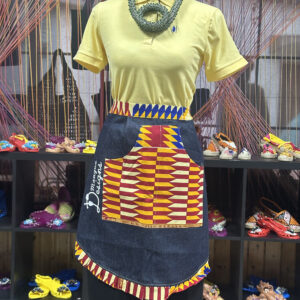 Delantal diseño patron amarillo y rojo.