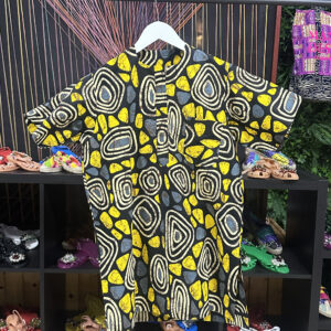 Camisa negra con diseños