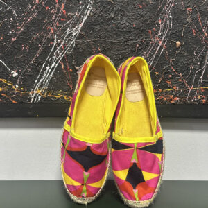 Alpargatas amarillas y rojo
